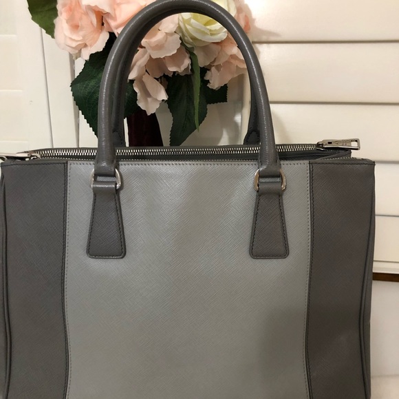 AUTHENTIC PRADA SAFFIANO - Picture 15 of 16